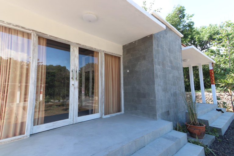 Exterior 2