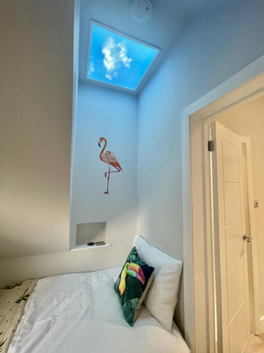 Bedroom 2, The Jungle Apartment - by Coastline Retreats - Jungle Themed Garden Apartment - Outdoor Bath - Next , Bournemouth