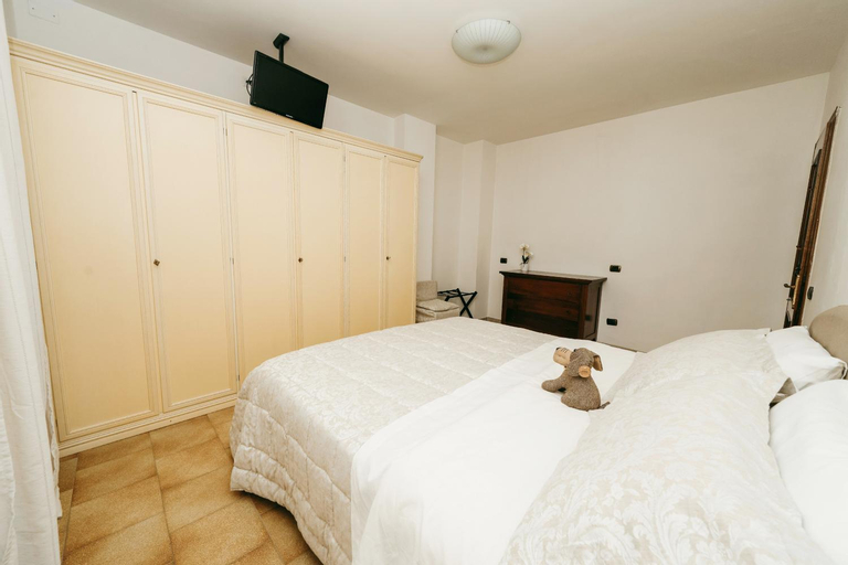 Bedroom 13