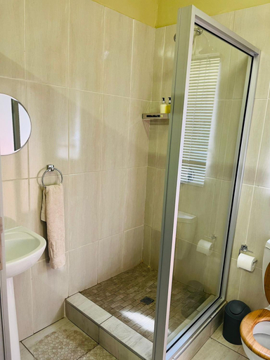 Bathroom 3, St.Eve Lodge and Spa, Mangaung