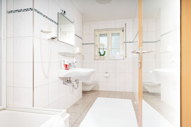 Bathroom 4, Apart Business Hotel, Stuttgart