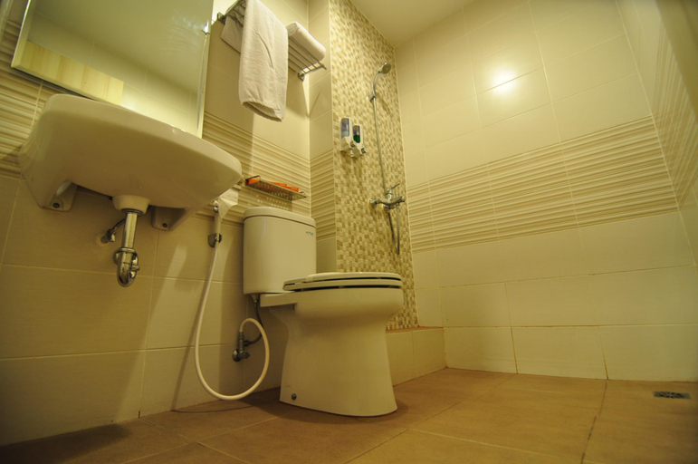 Bathroom 4