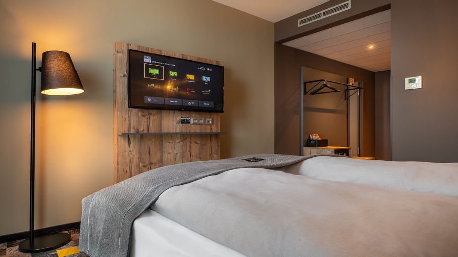 Holiday Inn - the niu, Timber Esslingen by IHG Room Type - Double or Twin QUEEN SIZE BED