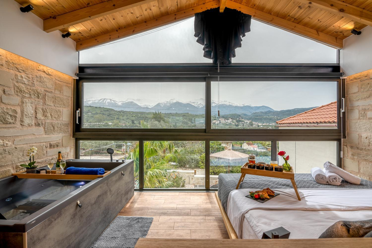 2, Villa Armenus, private pool, garden, BBQ, Crete