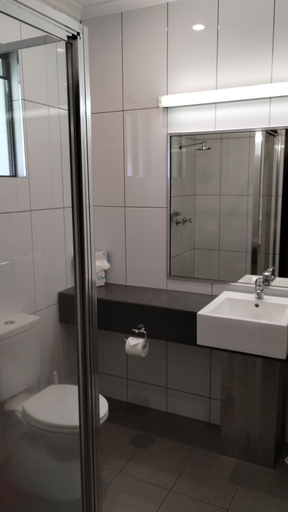 Bathroom 3, Tully Motel, Cardwell