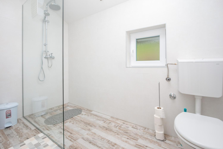 Bathroom 9