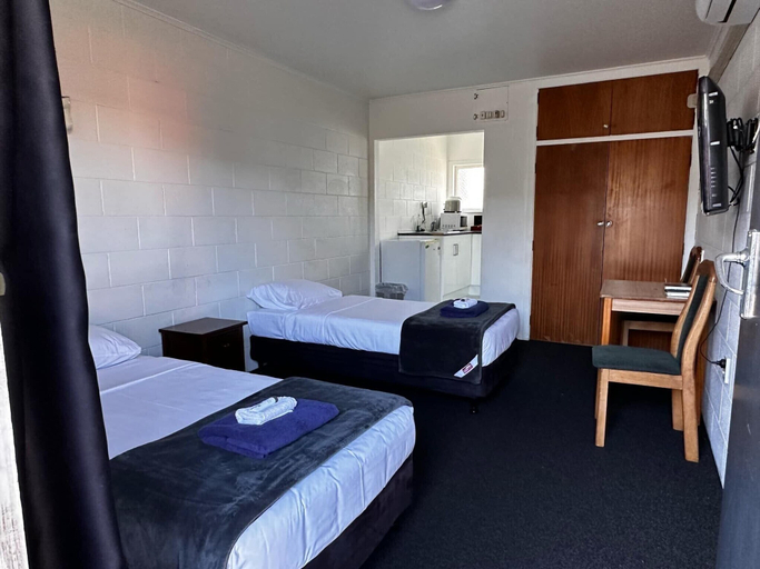 Room 4, Abbey Travel Lodge Motel, Hamilton