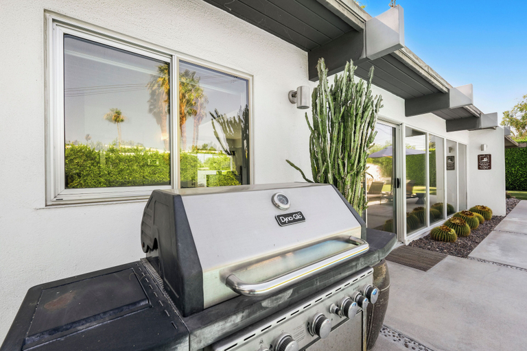 Exterior & Views 2, Alexander Escape Private Pool!, Riverside