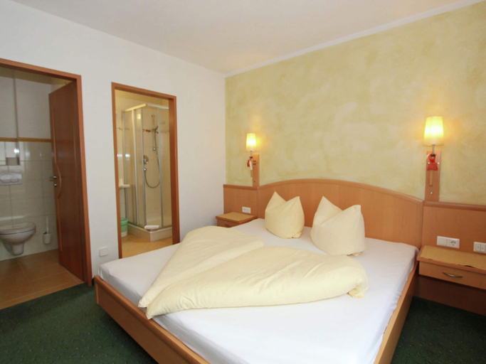 Bedroom 2, Apartment in Kaltenbach Near Ski Lift, Schwaz
