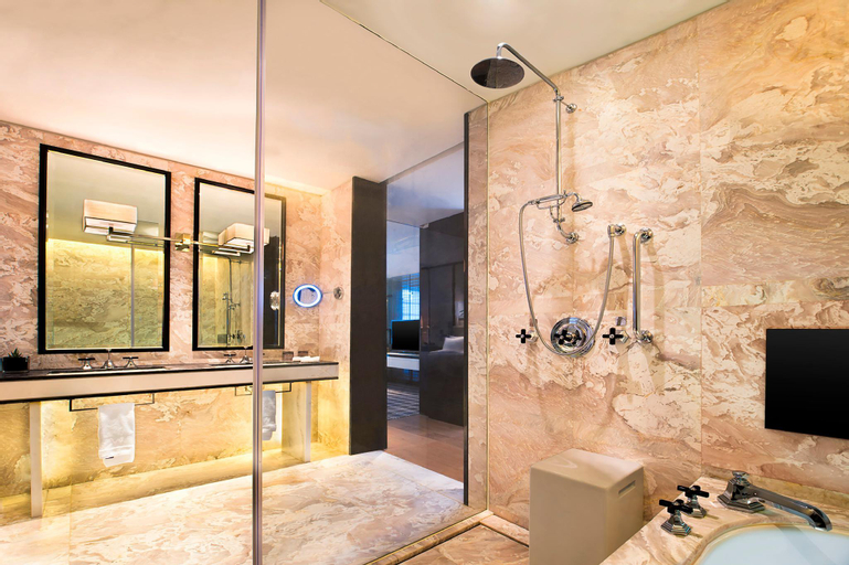 Bathroom 28
