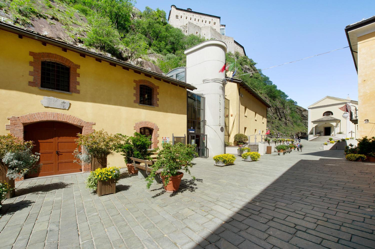 Exterior view 4, Alla Meridiana, Aosta