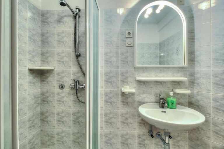 Bathroom 4, Apartments Sonja Zambratija, Umag