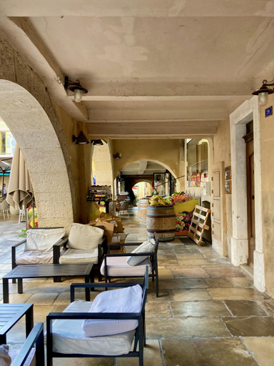 Food & Drinks 5, 5 Star Rated Exclusive House in Valbonne Village, Alpes-Maritimes
