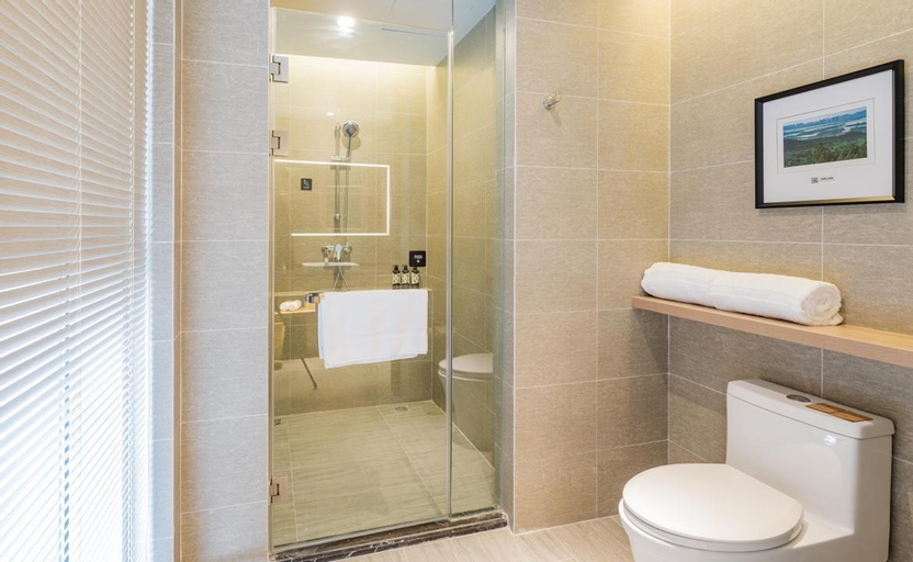 Bathroom 10