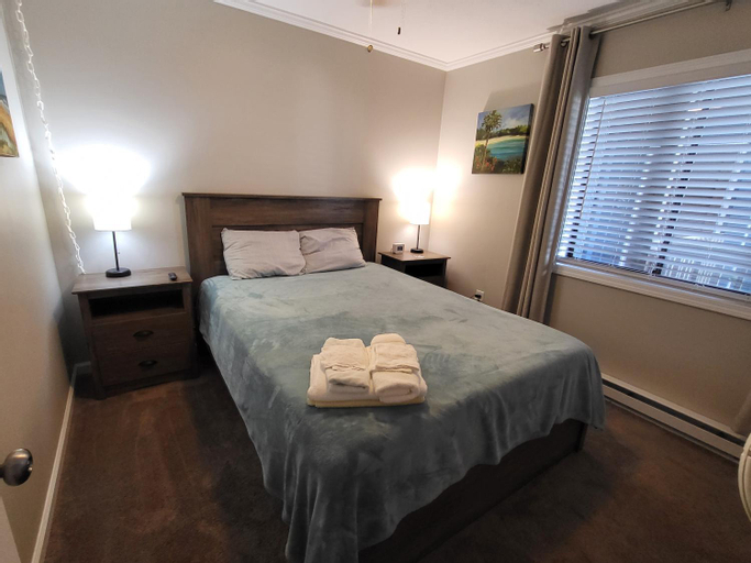 Bedroom 1, Ocean Front Condo Paradise 168, Onslow