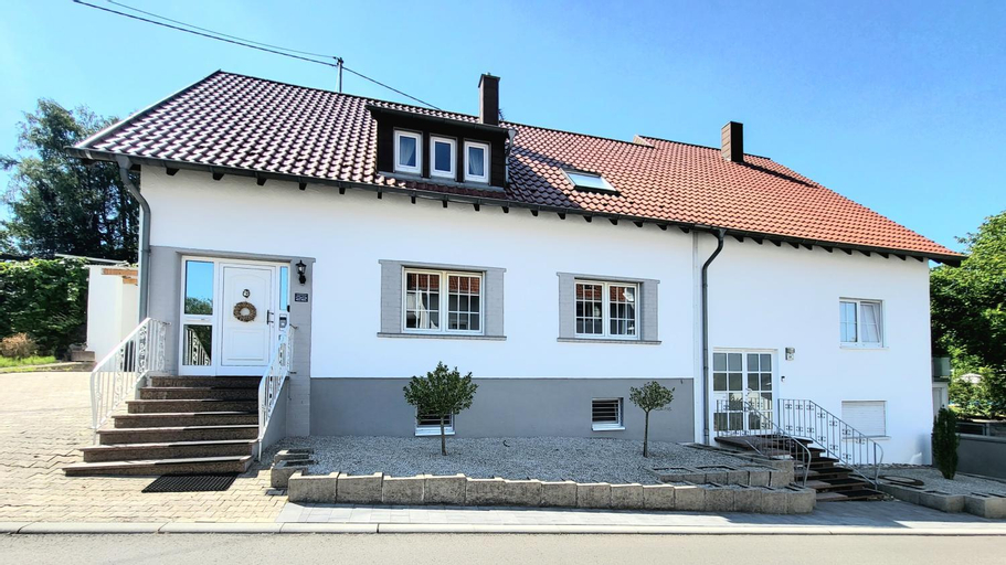 Exterior & Views, Schicke Komfortwohnung zum Wohlfuhlen, Neunkirchen