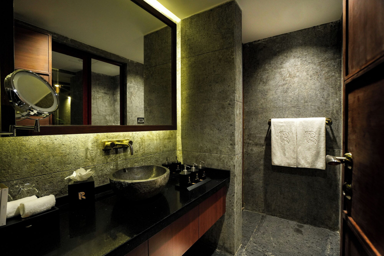Bathroom 3, Rosetta-Sakleshpur, Hassan