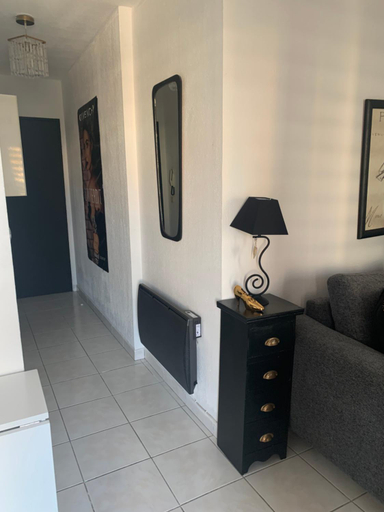 Others 5, Studio confort port de Frejus, Var
