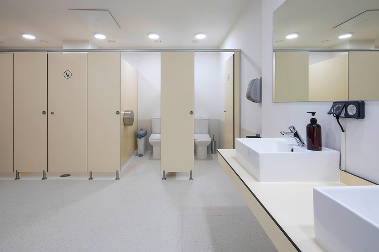 Bathroom 2, Bulezen Urban Hostel, Pontevedra