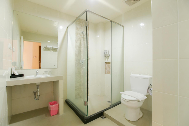 Bathroom 12