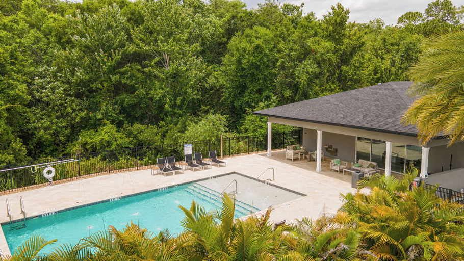 Sport & Beauty 5, Luxury Remodeled Home W/splash Pool Near Disney 31, Osceola