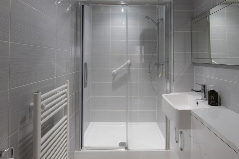 Bathroom 2, 1 Eureka Mews, Durham