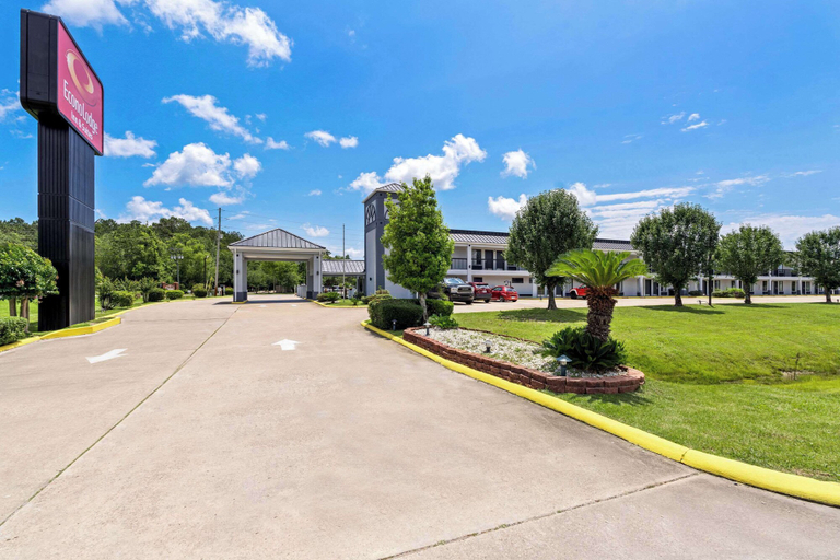 Exterior & Views 2, Econo Lodge Inn & Suites Ocean Springs - Biloxi, Jackson