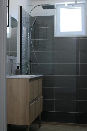 Bathroom 12