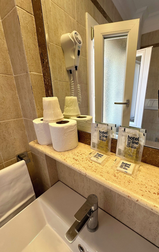 Bathroom 4, Hotel Principe Di Piemonte, Roma