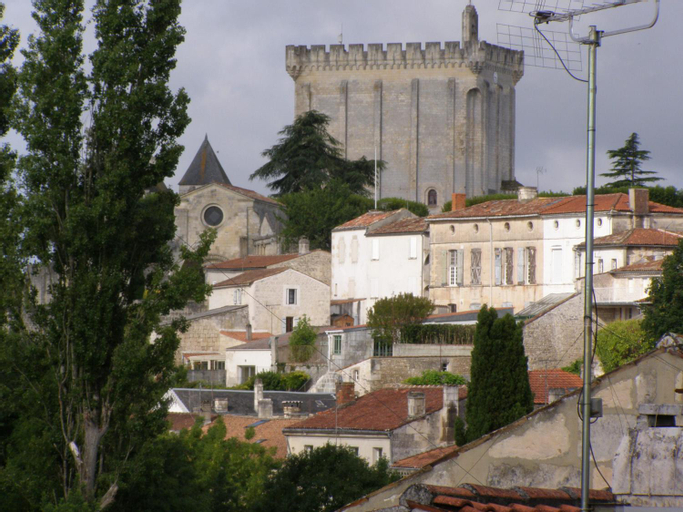 Beautiful large stylish villa centrally located in Pons, Charente-Maritime
