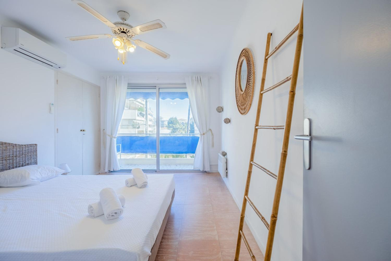 Bedroom 2, 2Br Apartment 100m from Beaches Terrace & Parking, Alpes-Maritimes
