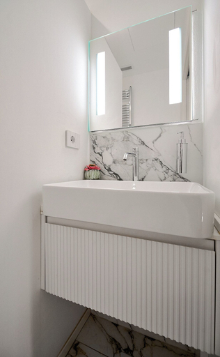 Bathroom 2, Milan Luxury Apartment, Milano