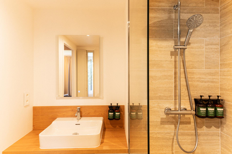 Bathroom 8