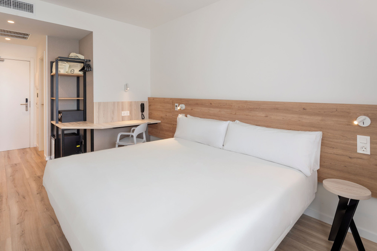 Bedroom 3, B&B Hotel Ecija, Sevilla