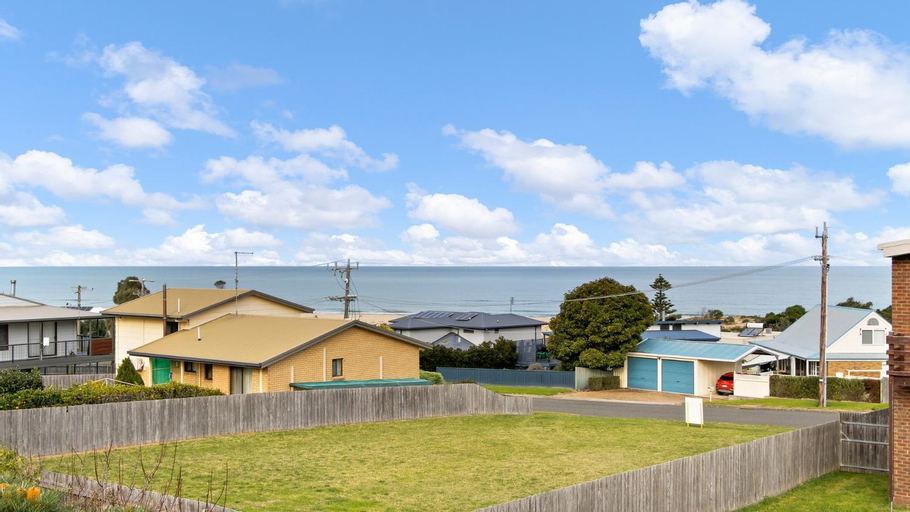 Shore Thing, E. Gippsland - Orbost