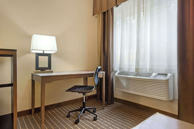 Bedroom 3, Best Western Plus Yakima Hotel, Yakima
