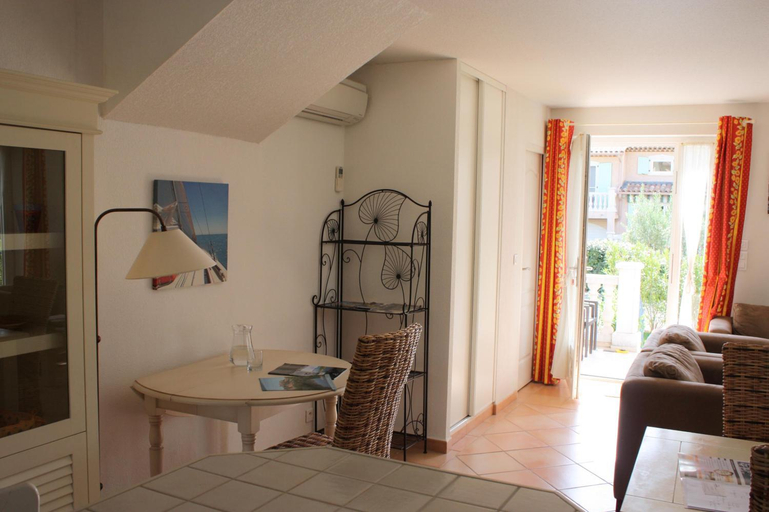 Others 5, Villa Prestige cote calme du domaine de vacances - 8 pers 4 ch 2 sdb 120m2, Var