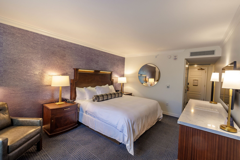 Bedroom 2, Morris Inn, Saint Joseph