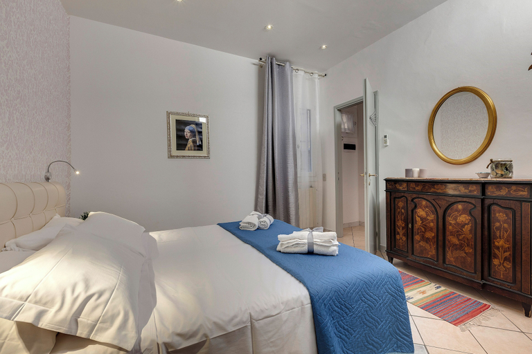 Others 5, Mamo Florence - Zalinda Aparment, Florence