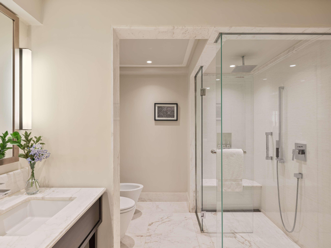 Bathroom 11