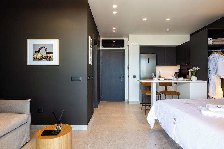 Bedroom 4, Porta Suites, Crete