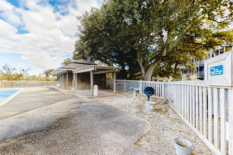 Island Beach & Racquet Club II, Carteret