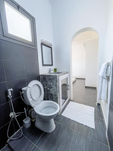 Bathroom 2, Kapinga's house, Mbour