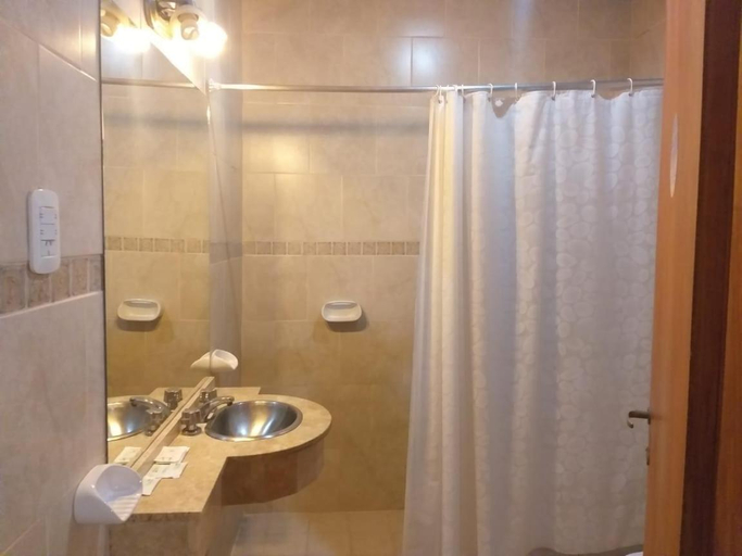 Bathroom 3, Regine Hotel, San Rafael