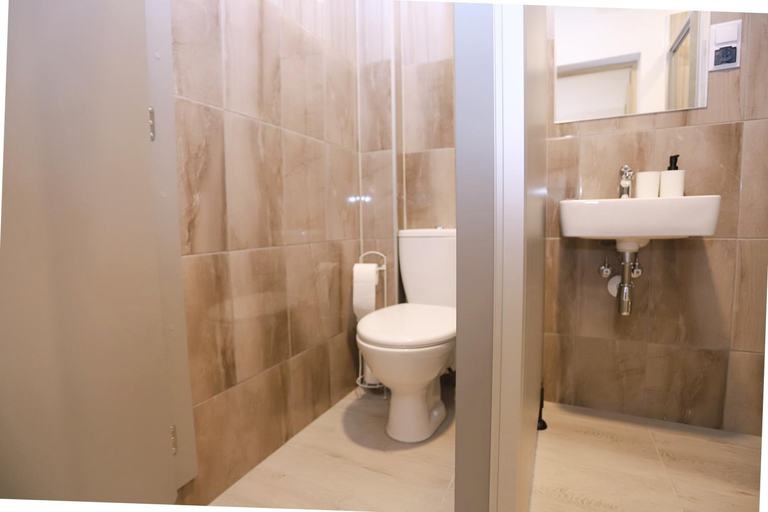 Bathroom 2, Noclegi Pan Tadeusz, Wałbrzych