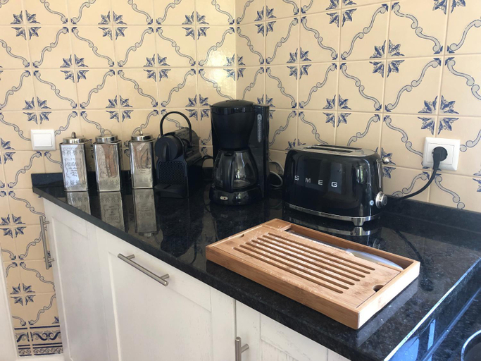 Others 5, Villa-sleeps2-garden-private park, Santa Cruz