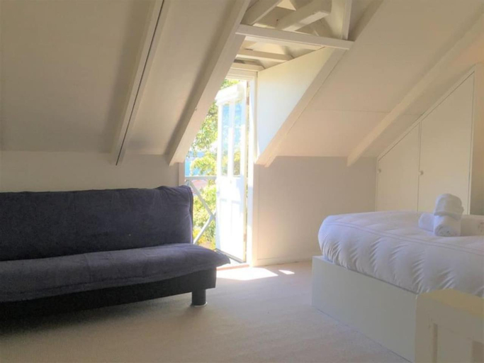 The Stables - Cosy & Convenient Above River Derwent, Hobart