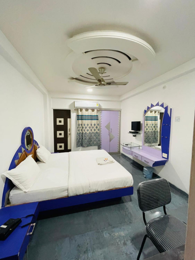 Bedroom 3, Hotel Holiday Pride, Aurangabad