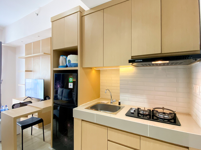 Others 2, Comfort and Simply Design Studio at Vasanta Innopark Apartment By Travelio, Cikarang