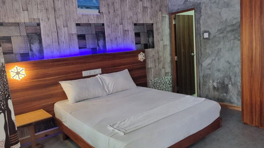 Bedroom 2, Avanti Surf & Stay